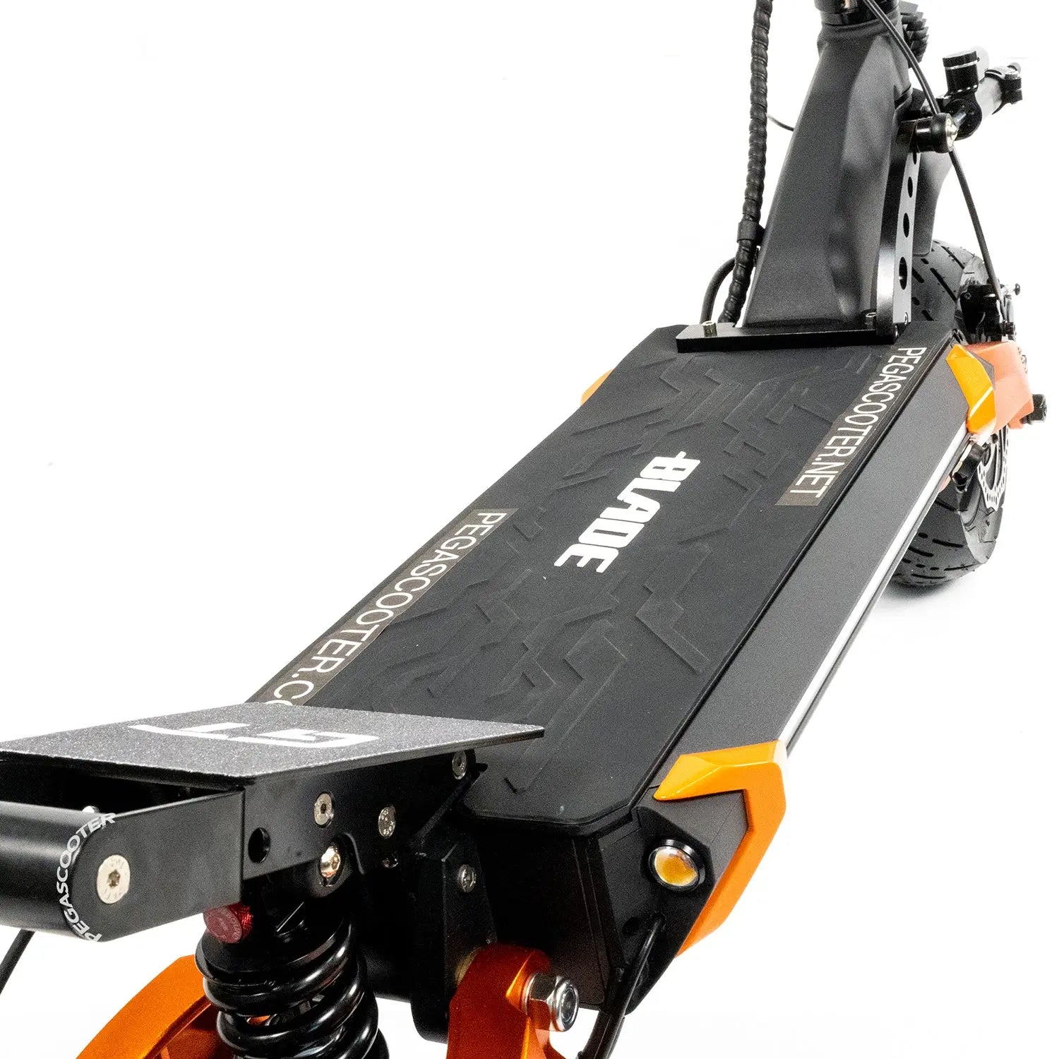 Tecnoneo: Los patines eléctricos 'Thundrblade' cuentan con un sistema de  freno regenerativo